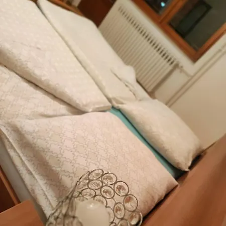 Kerkira Apartman *